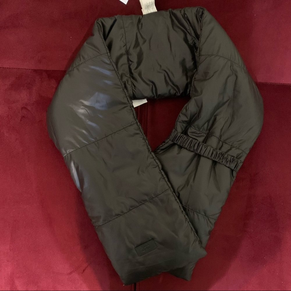 UGG All weather Puffer Scarf